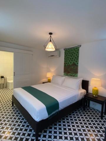 Fides Boutique Hotel Луангпхабанг Экстерьер фото